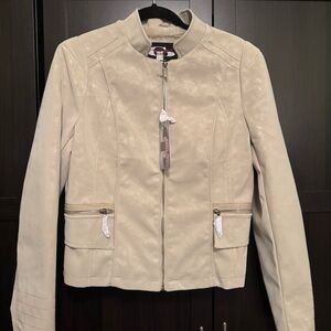Elegant Women's Tan Leather Jacket